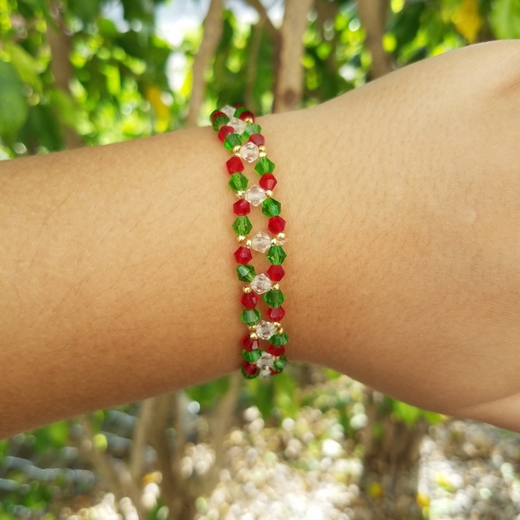 Handmade Christmas Eve Jolly Bracelet - Picture 4 of 11